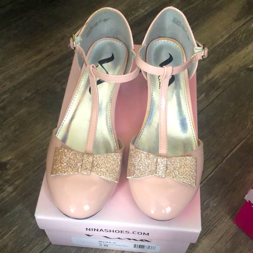 Blush pink patent t-straps